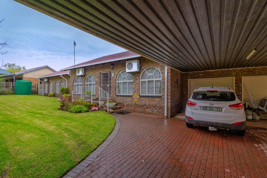5 Bedroom Property for Sale in Jordania Free State